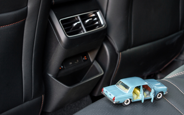 Двигаемся в непривычном русле. Первый тест нового бизнес-седана Volga C50 Двигаемся в непривычном русле. Первый тест нового бизнес-седана Volga C50