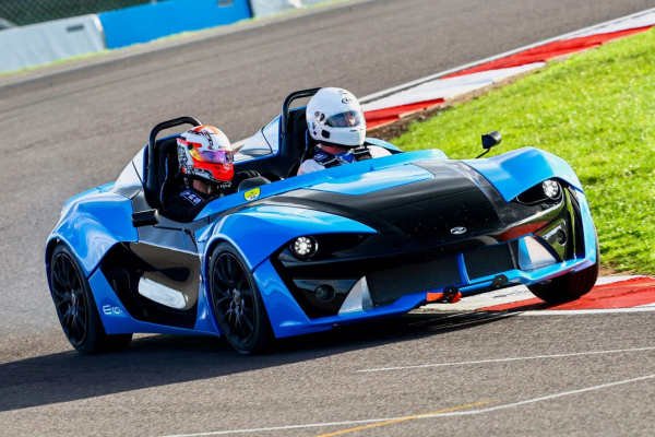 Zenos E10: до 480 л.с. на тонну и цена от 150 тысяч долларов