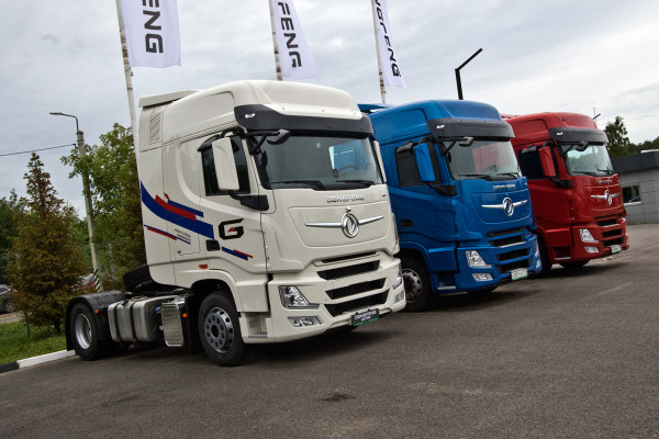 Китайский дрифт: первая встреча с обновленными тягачами Dongfeng GX Pro