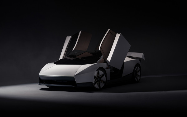 &laquo;Это никому не нужно&raquo;. Как автолюбители оценили новую Tesla Roadster